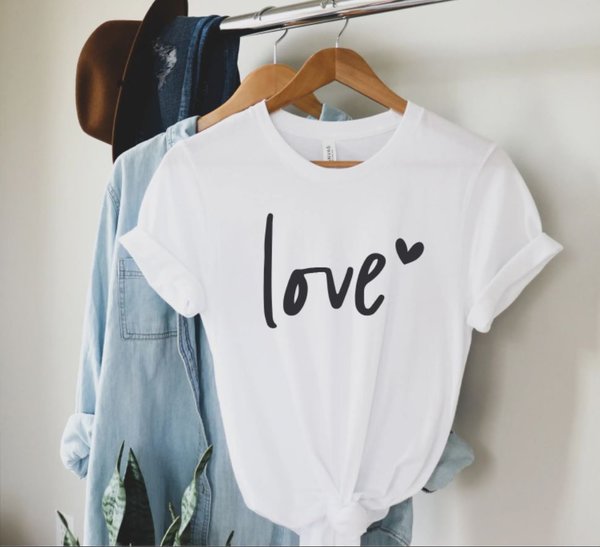 T-shirt wit met tekst "Love"